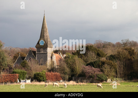 Église Saint Pierre, Pont, Kent, de Brewery Lane à la Prairie de l'Église à travers Banque D'Images