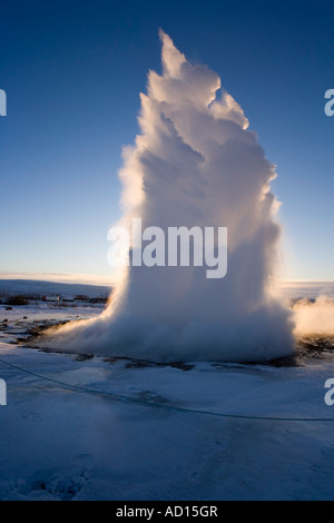 Strokkur, Geysir, Islande, SW de Haukadalur Banque D'Images