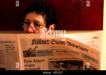 Woman, Leichlingen, Rhénanie du Nord-Westphalie, Allemagne. Banque D'Images