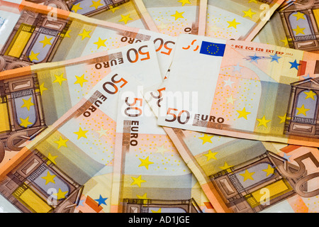 €50 Euro note Argent en cercle Banque D'Images