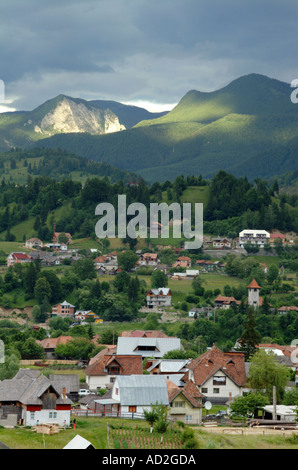 Podu Dambovitei village près de Piatra Craiului dans Carpates 177 km de Bucarest Roumanie Europe Banque D'Images