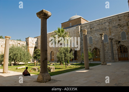Cour de mosquée Isabey 14e siècle de style seldjoukide, Selcuk, Turquie Banque D'Images