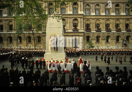 Dimanche souvenir des vieux soldats au cénotaphe Whitehall Londres Angleterre Royaume-Uni 1980s 1980 HOMER SYKES Banque D'Images