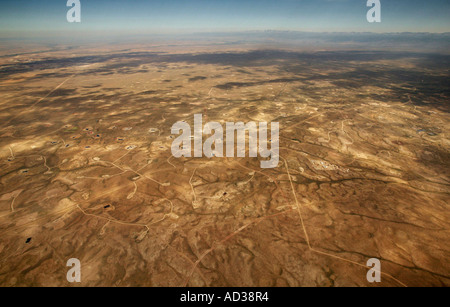 Vue aérienne de l'huile sur le terrain et Jonas de forage de gaz naturel champ près de Pinedale, Wyoming, USA. Banque D'Images