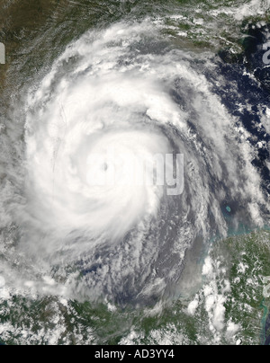 19 juillet 2005 à 19:20 UTC - l'ouragan Emily s'approchant du Mexique et au Texas Banque D'Images