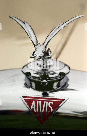 Alvis classic car badge et l'ornement du radiateur Banque D'Images