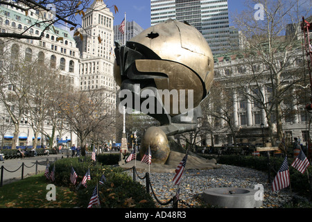 'La sphère' - artwork anciennement dans le World Trade Center Plaza maintenant dans Battery Park Banque D'Images