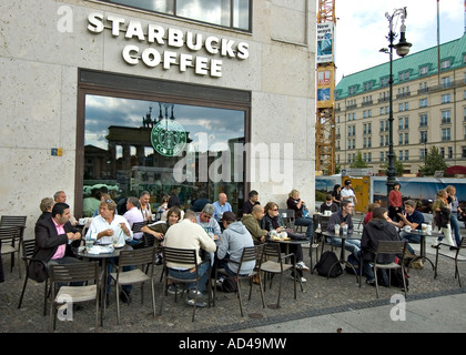Starbucks à la porte de Brandebourg, Berlin, Allemagne Banque D'Images