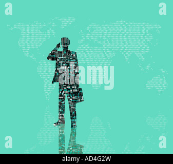 Un homme avec un téléphone portable et un porte-documents, debout devant une carte du monde Banque D'Images