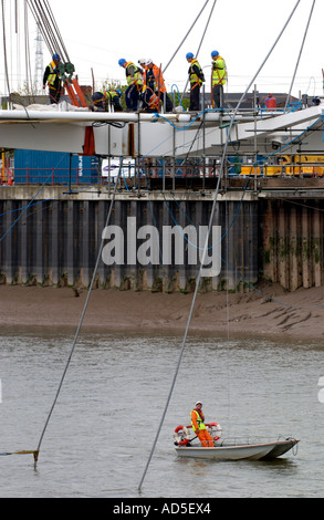 Pied et pont de cycle en construction sur la rivière Usk à Newport South East Wales UK Banque D'Images