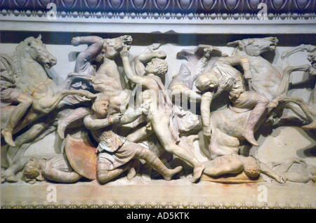 Istanbul, Musée d'archéologie, détail de la bataille le sarcophage d'Alexandre le Grand à partir du dernier trimestre de 4ème siècle avant notre ère Banque D'Images