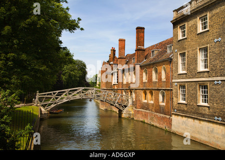 Pont mathématique au Queens College Cambridge en Angleterre Banque D'Images