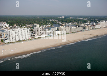 Virginia Beach, vue aérienne de dessus, vue, Océan Atlantique, eau, rivage, bord de mer, hôtels, condominiums, logement, VA070612021 Banque D'Images