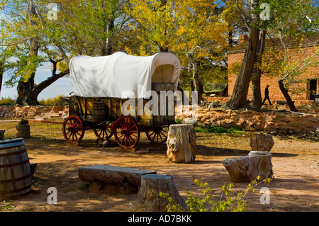 Prairie Schooner vieux chariot couvert les ressorts au National Monument près de Fredonia Arizona Banque D'Images