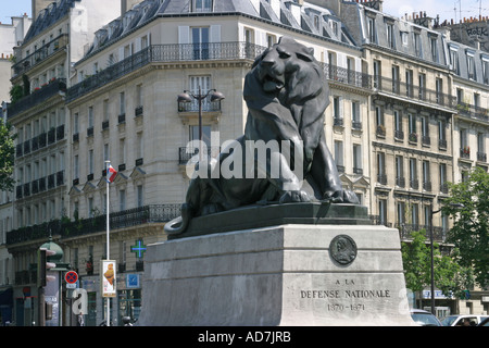 Lion de Belfort de la place Denfert-Rochereau, Paris 14e, France (symbolique de la Résistance française pendant le siège de Belfort) Banque D'Images