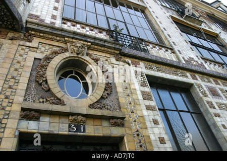 31 bis rue Campagne-Premiere Paris 14e France, début de l'immeuble Art Déco décoré par le céramiste Alexandre Bigot Banque D'Images