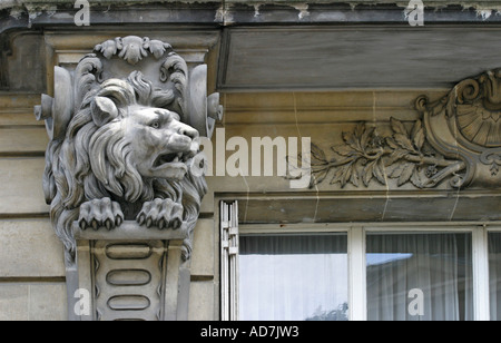 Détail de la fenêtre dans la rue Decamps Paris France Banque D'Images