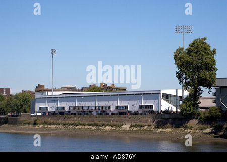 Craven Cottage de Fulham FC à travers Tamise Londres Angleterre Banque D'Images