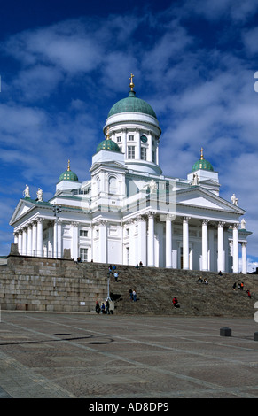 La cathédrale luthérienne d'Helsinki en 1852 terminé - anciennement le l'église St Nicolas - et la place du Sénat à Helsinki en Finlande Banque D'Images