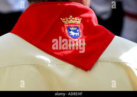 Un fichu rouge dans la foule à la San Fermín Pamplona Espagne 2005 Banque D'Images