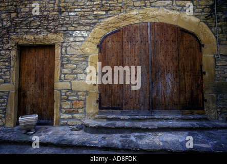 Porte en bois portes bois Chatillon d'Azergues Rhone-Alpes France Europe Banque D'Images