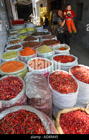 Chili Peppers en vente à Wuhan, Chine Banque D'Images