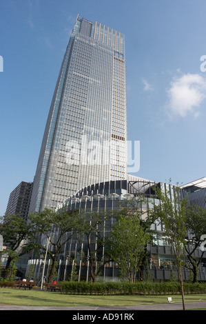 Tokyo Midtown vue depuis le parc Hinokicho Banque D'Images