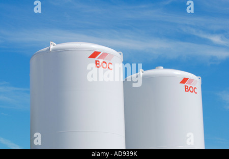 BOC réservoirs d'azote liquide cryogénique à TireGenics usine de recyclage de pneus Baglan South Wales UK Banque D'Images