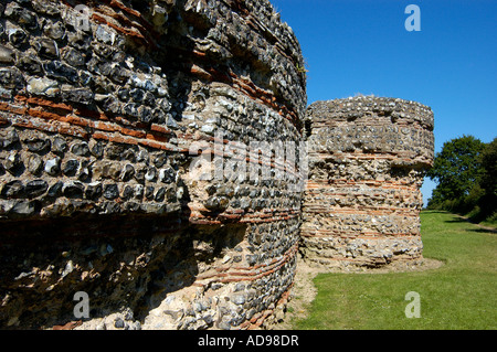 Burgh Castle fortification romaine près de Great Yarmouth Norfolk Banque D'Images