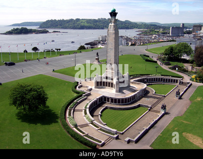 Vue aérienne du monument commémoratif de guerre à Plymouth Hoe Devon UK Banque D'Images