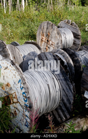 Inventaire des vieux rouleaux en bois câble de corde en acier rempli , Finlande Banque D'Images