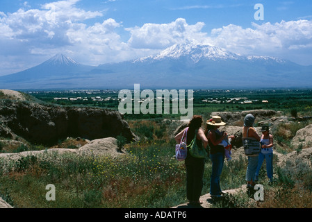 Le mont Ararat des ruines de l'ancienne capitale Dvin Banque D'Images