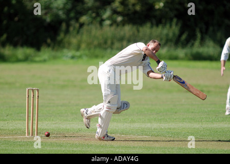 Village de batteur de cricket Elmley Castle, Worcestershire, Angleterre, RU Banque D'Images