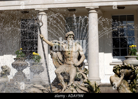 Fontaine de Neptune, Cheltenham Spa, Gloucestershire, en Angleterre, Royaume-Uni Banque D'Images