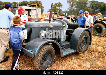 L'Irlande du tracteur classique Banque D'Images