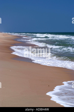 Vagues se brisant sur la plage au parc provincial de Fenwick Island Delaware Etats-unis Amérique Latine Banque D'Images