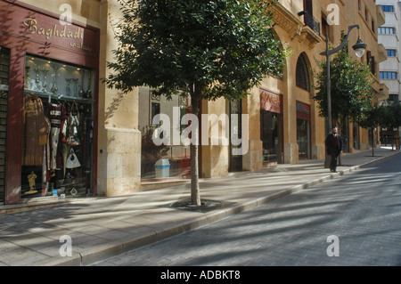 Magasins dans une rue piétonne du centre-ville de Beyrouth Liban Banque D'Images