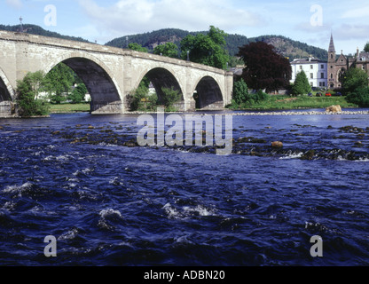 dh River Tay DUNKELD PERTHSHIRE Scotland Bridge traverse l'écosse Thomas Telford Bridges royaume-uni A923 Banque D'Images