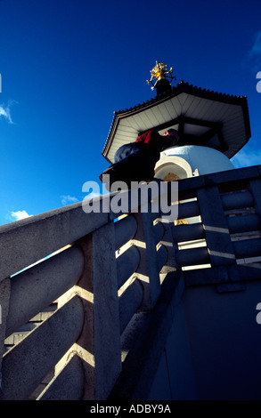 Crédit photo DOUG BLANE Doug Blane pratiquant le Parkour factory ♡ lovely fairies ♡ pascal Alexandra au cercle de pierre Willen, Milton Keynes Banque D'Images