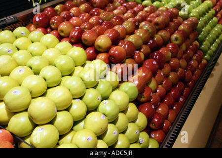 Lignes d'Apple pour la vente dans un supermarché Banque D'Images