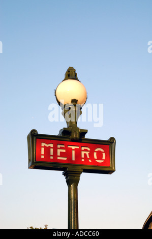 Paris Metro sign France Banque D'Images