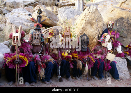 Les danseurs Dogon MALI Tirelli Banque D'Images