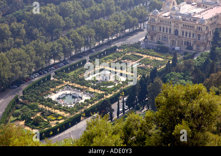 Vue panoramique de Malaga Town Hall & Gardens Costa del Sol Andalousie Côte Soleil Andalucía España Espagne Iberia Europe Banque D'Images