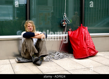 Nettoyant pour Vitres reposant à Canary Wharf, Londres, Angleterre, Royaume-Uni Banque D'Images
