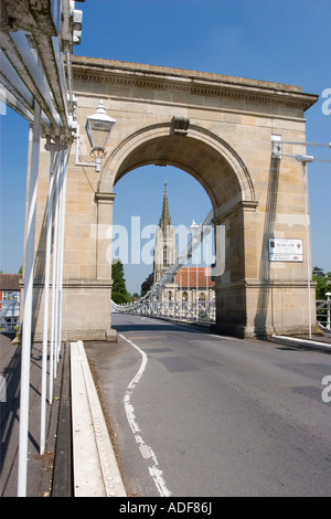 Marlow Suspension Bridge Tous les Saints de l'église paroissiale Banque D'Images