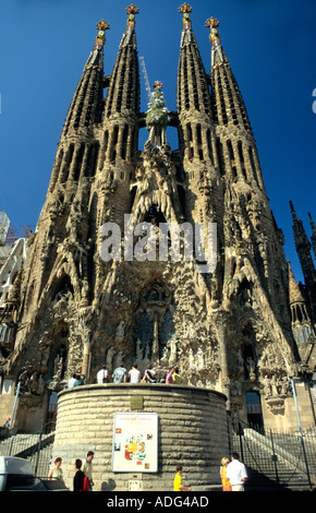 L'Église inachevée de Gaudi de la Sagrada Famiglia à Barcelone est un endroit de prédilection pour les visites touristiques Banque D'Images