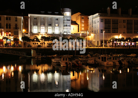 Le port de plaisance de Gijon Banque D'Images