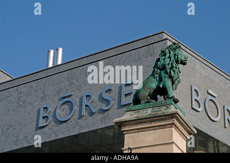 Suisse Zurich stock exchange devant Lion laterne Banque D'Images