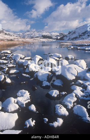 Llyn Mymbyr Capel Curig en hiver au nord ouest du pays de Galles Snowdonia Gwynedd UK Banque D'Images