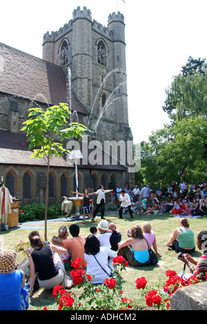 Théâtre Amateur de plein air au Cowley Road Carnival, Oxford UK Banque D'Images